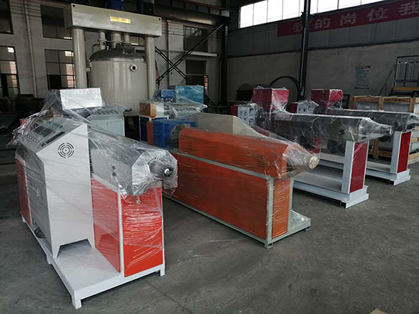 Melting spray equipment